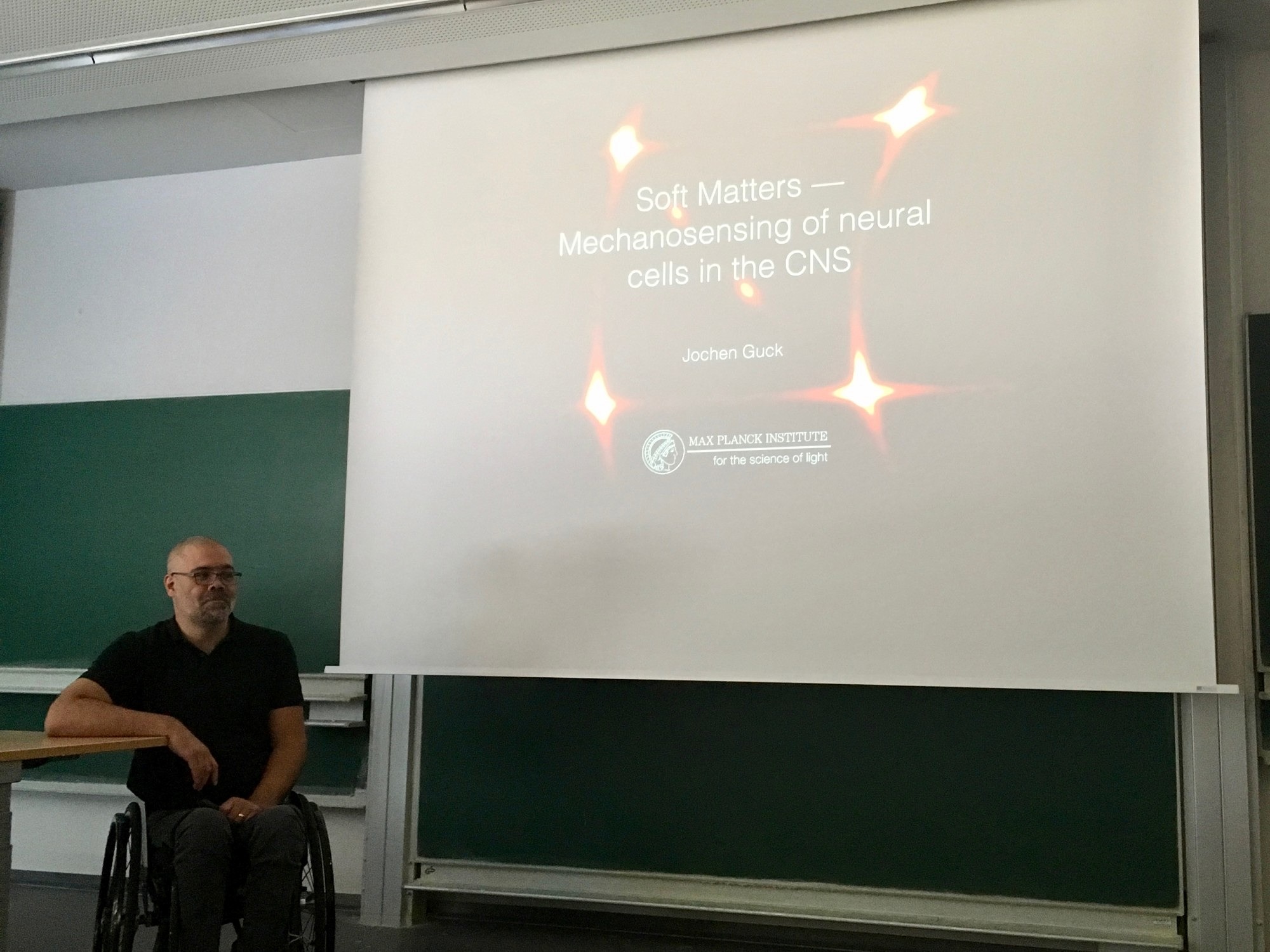Towards entry "2nd EFI seminar talk by Prof. Jochen Guck, Director of the MPL, Erlangen"